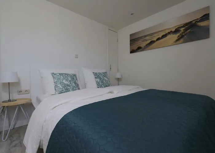 At The Dunes * エグモント・アーン・デン・フフ